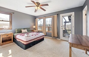 5 bedrooms, desk, free WiFi, bed sheets