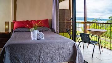 Panorama villa | Een kluis op de kamer, verduisterende gordijnen, gratis wifi, beddengoed