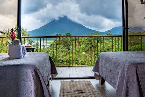 Panoramic Villa | In-room safe, blackout drapes, free WiFi, bed sheets