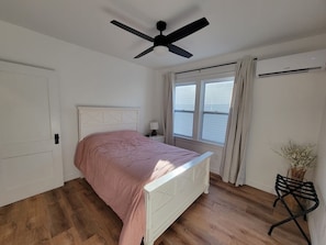 2 bedrooms, desk, iron/ironing board, travel cot
