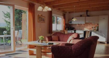 Ferienhaus in ruhiger Lage, 200m vom Naturschutzsee, Mönchshof 13a, mit WLAN