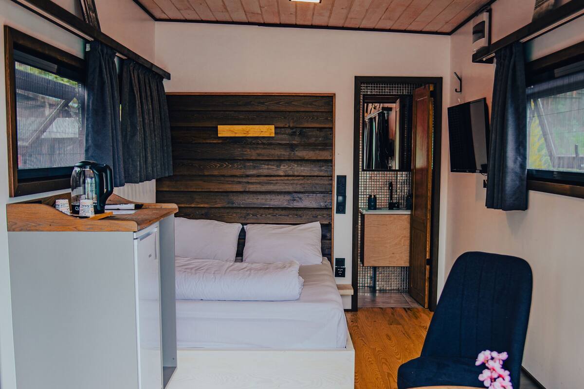 Deluxe-Zimmer, 1 Schlafzimmer, Nichtraucher, Flussblick | Bettwäsche aus ägyptischer Baumwolle, hochwertige Bettwaren