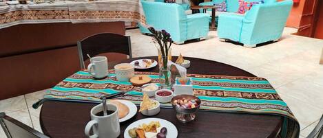 Free daily buffet breakfast