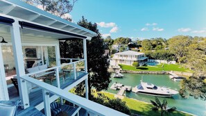 Property grounds - Waterfront Resort-Style Luxury with boat berth and pontoon (Newport)