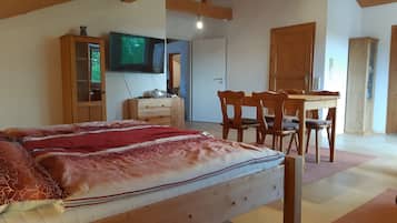 3 多间卧室、熨斗/熨衣板、免费 WiFi、床单