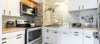 King & Queen Luxury Memory Foam Beds near Cleveland Airport | Georgetown Villas