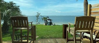 Escape to Gulf Beach Getaway! (Pet friendly)