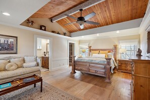 3 habitaciones, escritorio, tabla de planchar con plancha y wifi gratis 