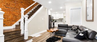 Stylish, Fun and Cozy  | Pool table, Dart board and Parking
