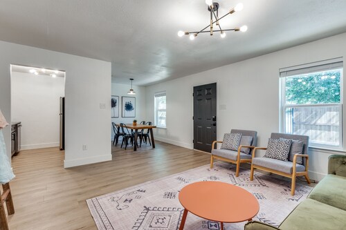 2bed/1bath Spacious Townhome in Fort Worth Near I-30