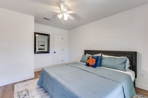 2 bedrooms, WiFi, bed sheets