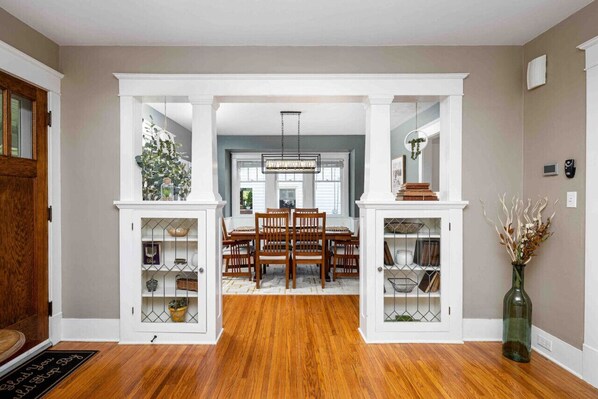 Dining - Walk to Shops & Dining, Great Location! - 3br (Perrysburg)