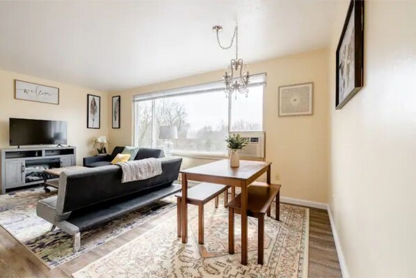 Smart TV, fireplace, video library