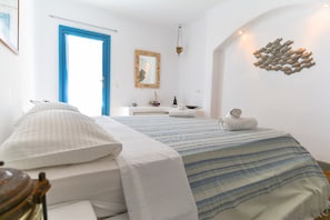 Villa | 3 bedrooms, desk, laptop workspace, free WiFi