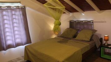 1 bedroom, iron/ironing board, internet, bed sheets