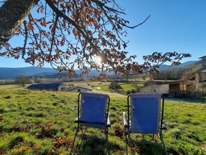 Terrace/patio - Gîte des Millets en Baronnies - Rosans 05 (Rosans)