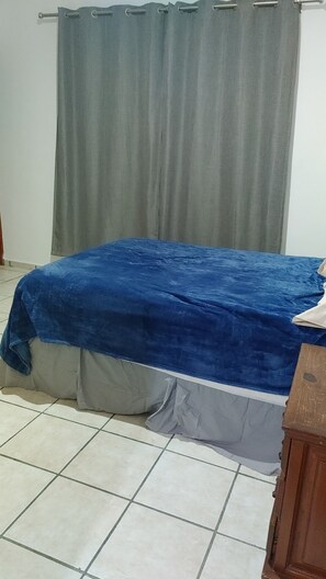 4 habitaciones, escritorio, wifi y ropa de cama