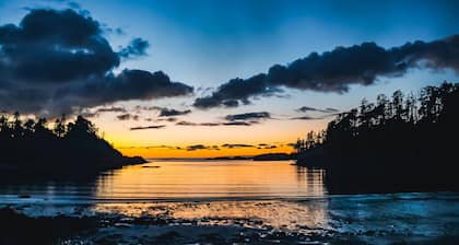 Steps from the Beach! ~ Near Wild Pacific Trail! ⎮ Orca