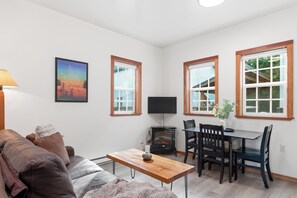 Televisor intel·ligent i llar de foc 