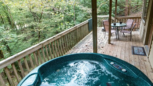 "Gone Fishing" Cabin 9