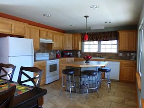 Fridge, microwave, oven, coffee/tea maker
