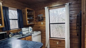Coffee/tea maker, fridge, microwave, toaster - "The Sugar Shack" Cabin 2 (Oden)