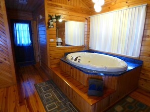 Ensemble baignoire-douche, serviettes fournies