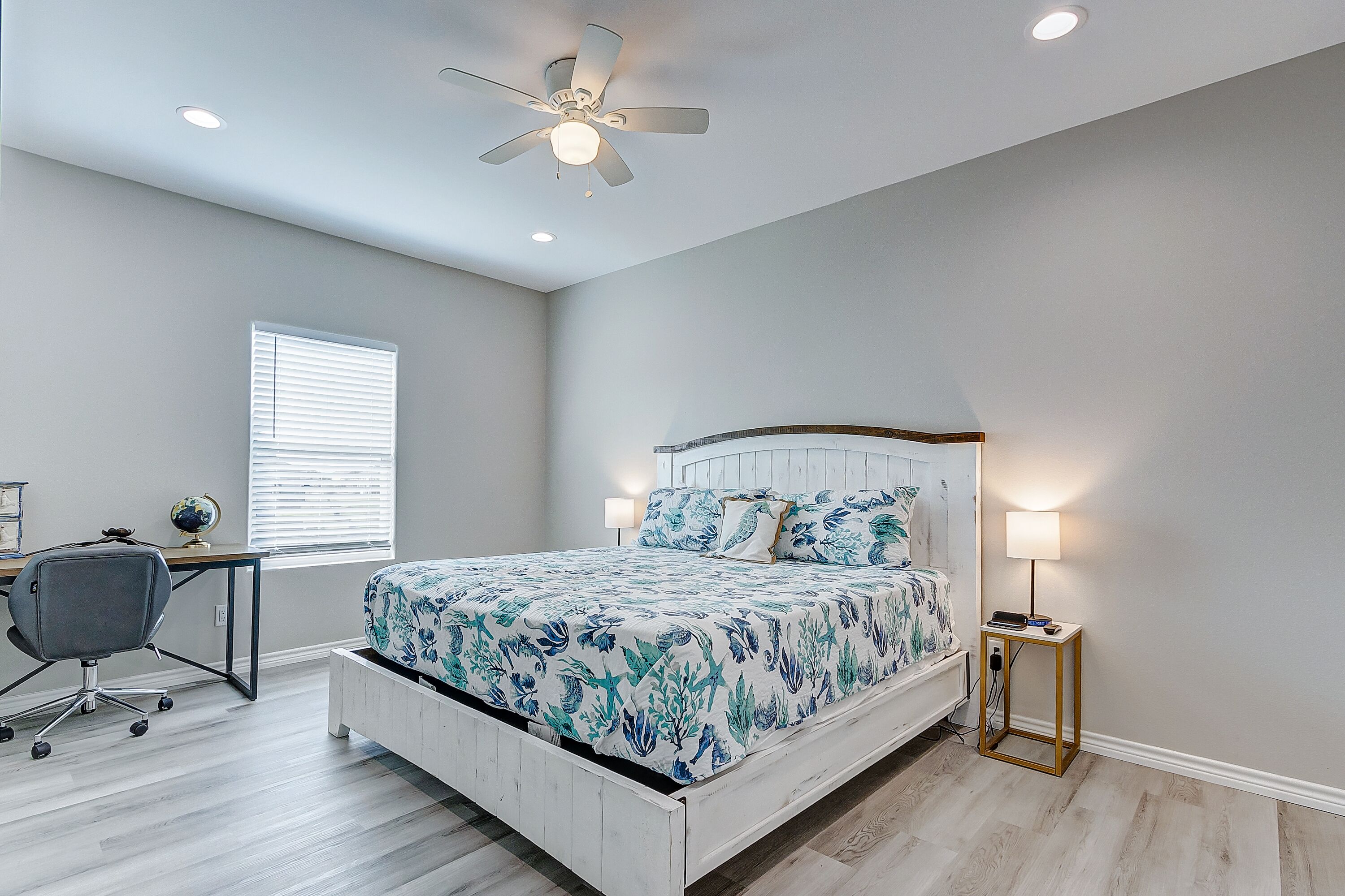 3 bedrooms, desk, iron/ironing board, free WiFi