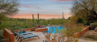 Private Desert Oasis W/Southwestern Design!