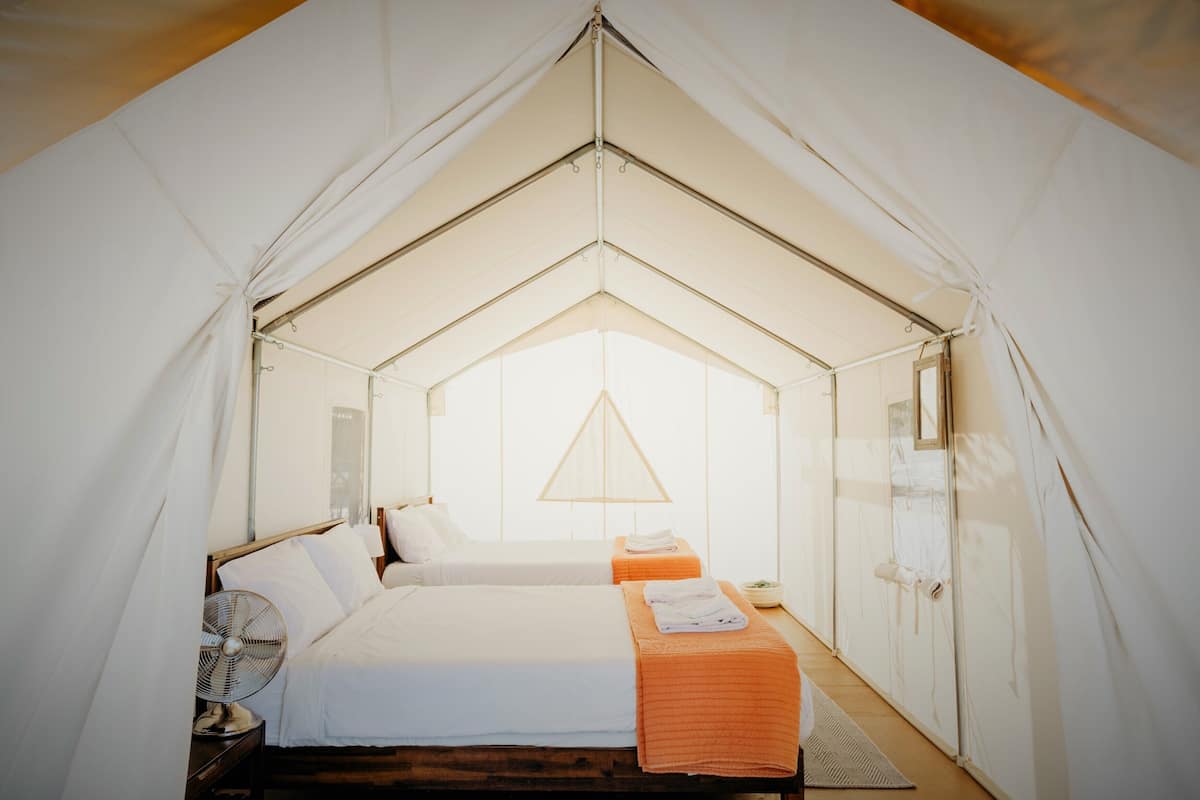 Laptop workspace, free WiFi, bed sheets