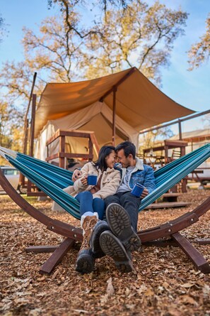 Superior Tent, 1 Queen Bed | Laptop workspace, free WiFi, bed sheets - Wildhaven Sonoma Glamping (Healdsburg)