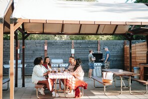 Shared kitchen facilities - Wildhaven Sonoma Glamping (Healdsburg)