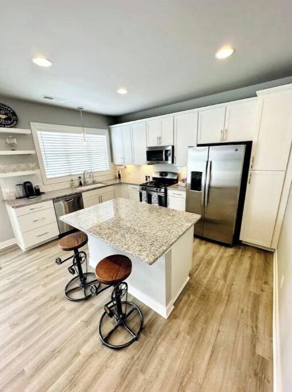 Dining tables - Newburgh Newsie - 3BR, 2.5BA, Gym, Patio, New Construction in Amazing Location! (Newburgh)