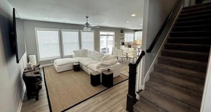 Newburgh Newsie - 3BR, 2.5BA, Gym, Patio, New Construction in Amazing Location!