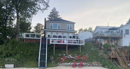 Lakefront Cottage- big enough for your family, plus more!