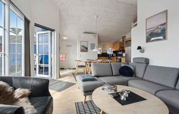 TV, fireplace - Beach front home in Hvide Sande with sauna (Hvide Sande)