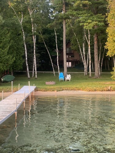 Charming South Shore Lake Front Cottage.  Sleeps Ten.
