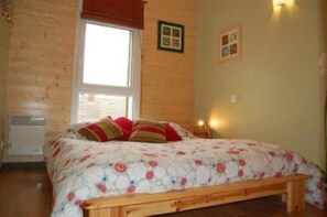 3 bedrooms, WiFi, bed sheets