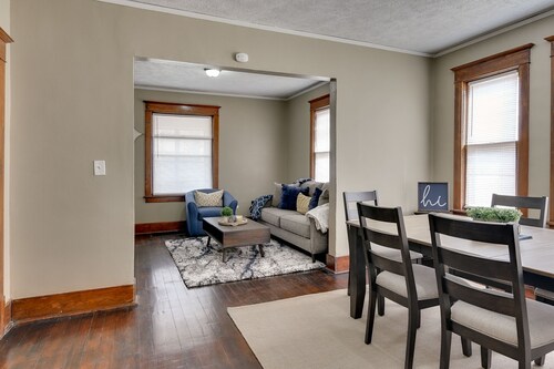Cheerful 4-Bedroom home in Midtown Omaha
