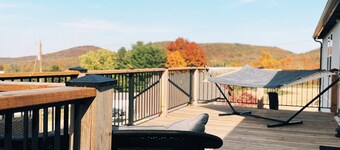 Bungalow on Bunker- Hike/Bike In/out —Home nestled in Great Seal State Park