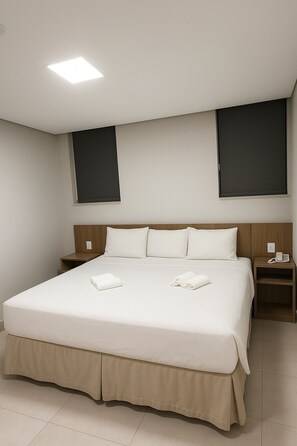 Classic Double Room | Hypo-allergenic bedding, free WiFi, bed sheets, wheelchair access - Hotel Solar Paulista (São Paulo)
