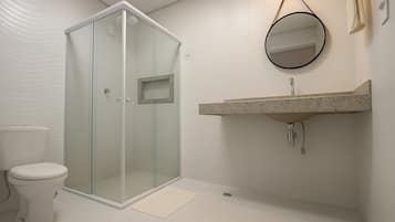 Family Room, 1 Bedroom | Bathroom