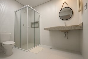 Habitación familiar, 1 habitación | Baño | Toallas