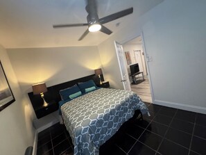 1 habitación, tabla de planchar con plancha, wifi gratis y ropa de cama 