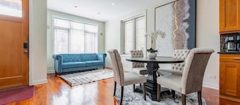 Stunning Duplex-4BD/3BA *Prime Location* Sleeps 12