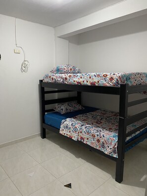 3 bedrooms, WiFi, bed sheets - furnished carrillo (Villavicencio)