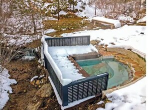 Tina de hidromasaje al aire libre