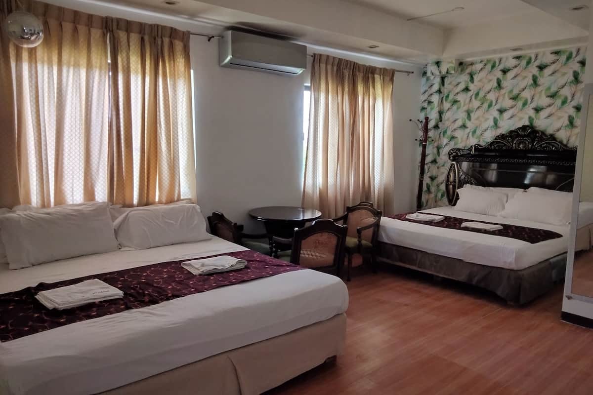 Family Room, Multiple Beds, Non Smoking, Lake View | Free WiFi, bed sheets