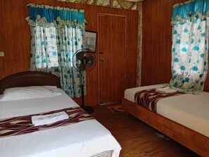 Kabin Basic, 2 Tempat Tidur Twin, Bebas Asap Rokok, pemandangan gunung | Wi-Fi gratis dan seprai linen