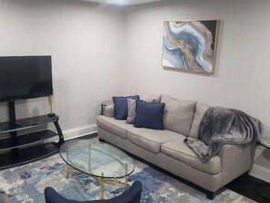 Una Smart TV, libros